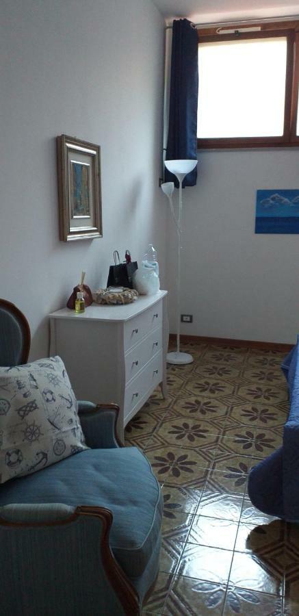 La Casa Del Pittore Anna House Леричи Экстерьер фото